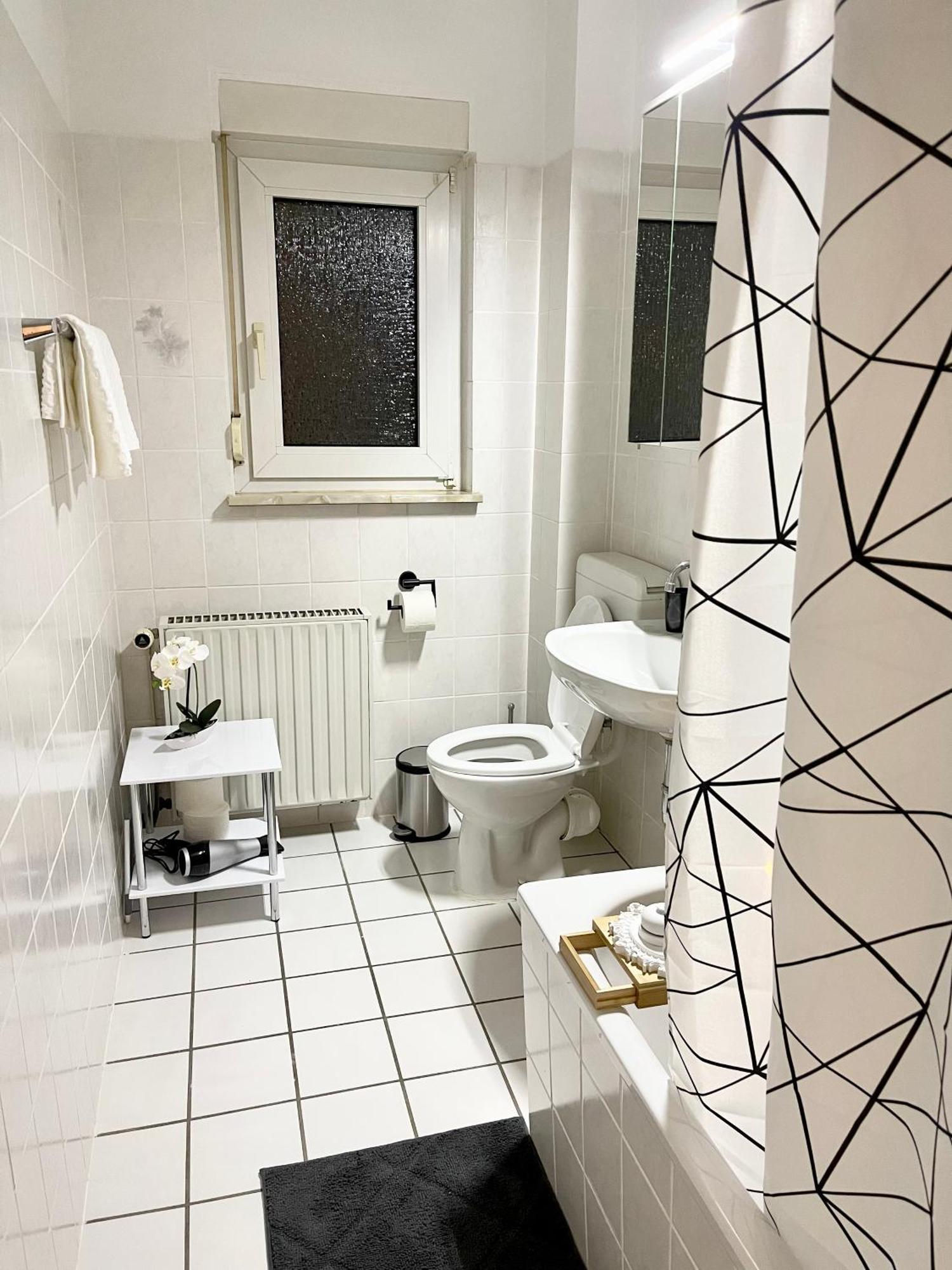 Tunnel Apartment - Nordbahntrasse, Kontaktloser Self-Check-In, Netflix Wuppertal Esterno foto