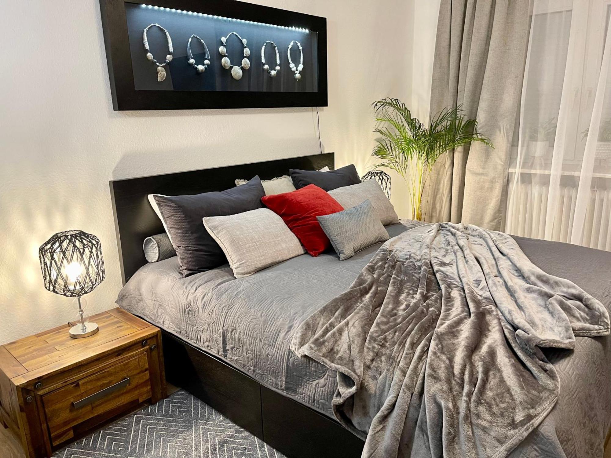 Tunnel Apartment - Nordbahntrasse, Kontaktloser Self-Check-In, Netflix Wuppertal Esterno foto