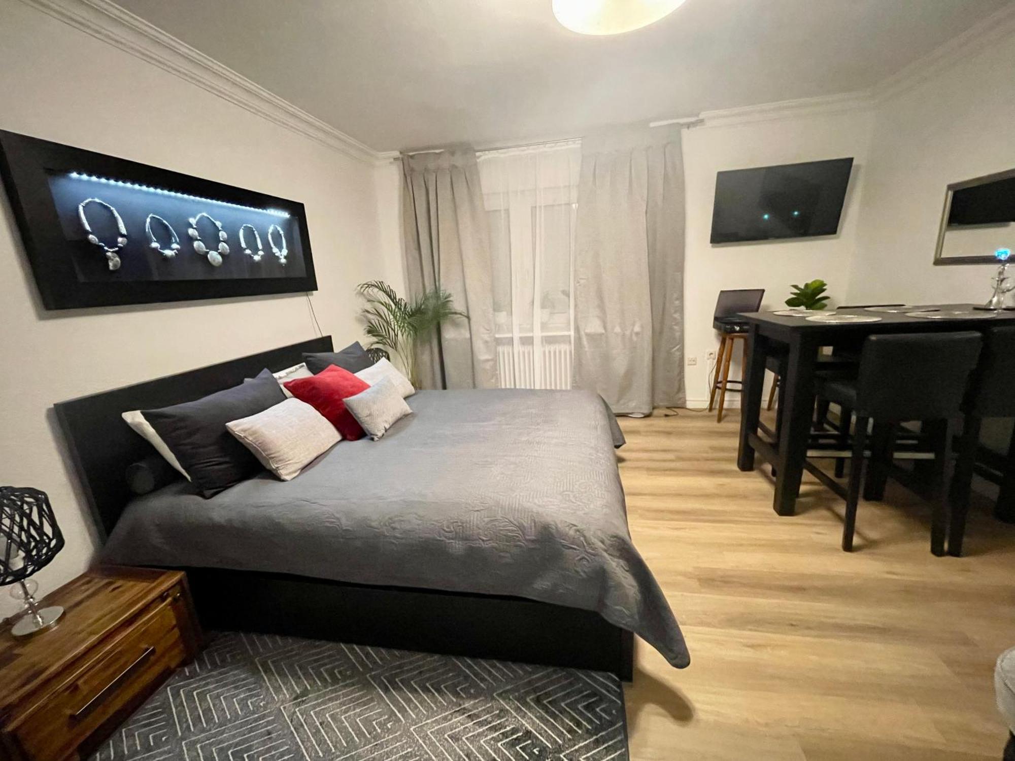 Tunnel Apartment - Nordbahntrasse, Kontaktloser Self-Check-In, Netflix Wuppertal Esterno foto